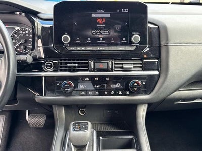 2024 Nissan Pathfinder SV