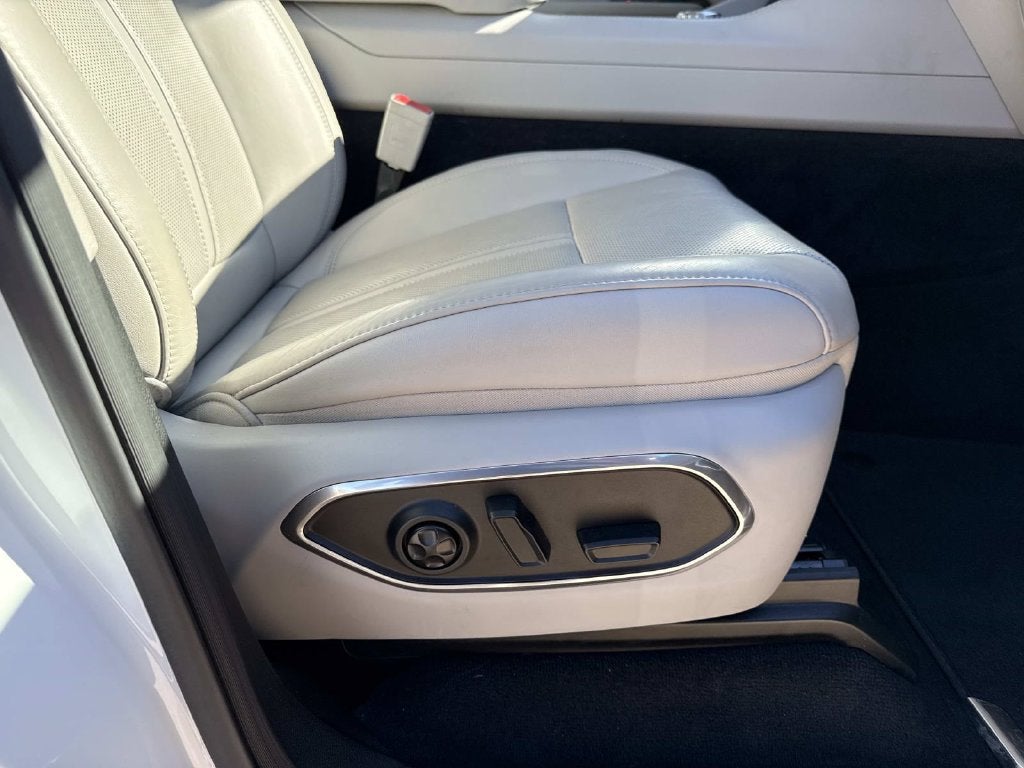 2023 Jeep Wagoneer Series III