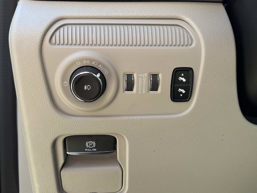 2023 Jeep Wagoneer Series III