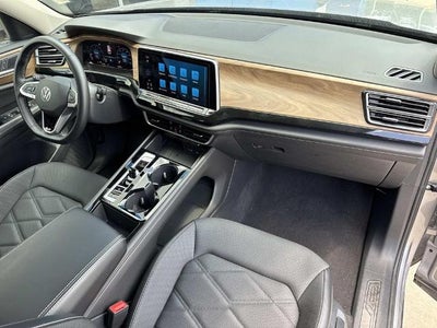 2025 Volkswagen Atlas 2.0T SE w/Technology