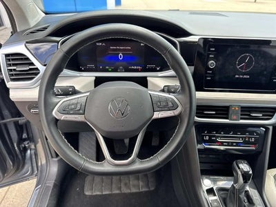 2025 Volkswagen Taos SE
