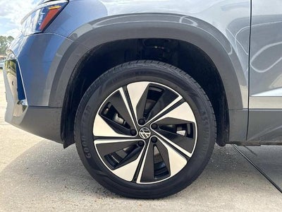 2025 Volkswagen Taos SE