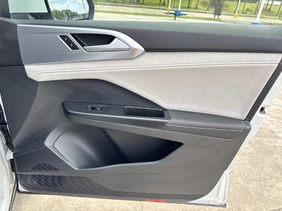 2025 Volkswagen Taos SE