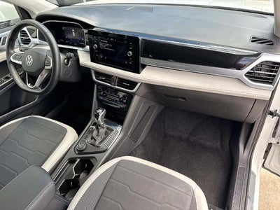 2025 Volkswagen Taos SE