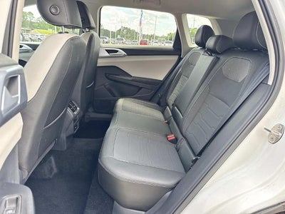 2025 Volkswagen Taos SE