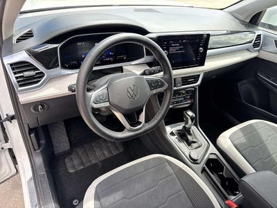 2025 Volkswagen Taos SE