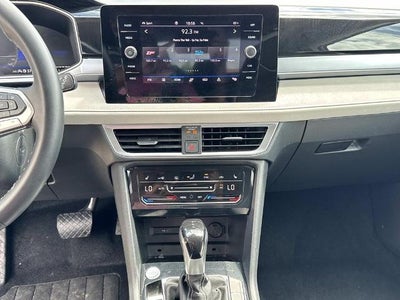 2025 Volkswagen Taos SE