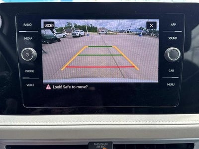 2025 Volkswagen Taos SE