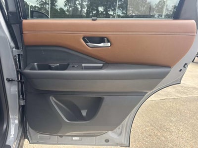 2024 Nissan Pathfinder Platinum